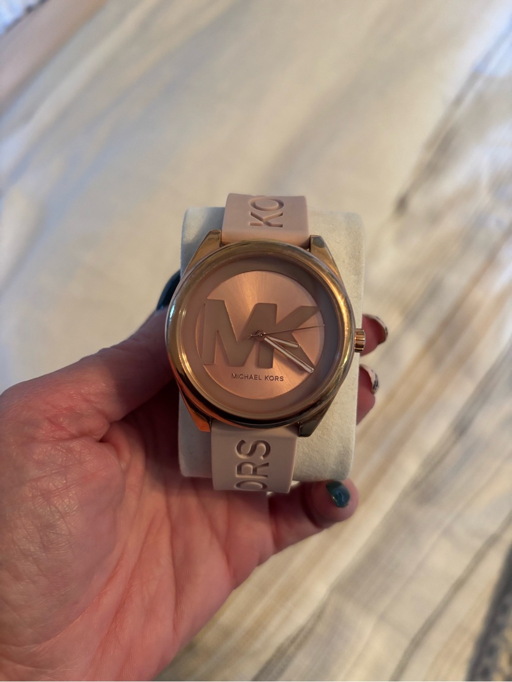 Michael Kors Rose Gold Dial Pink Silicone Strap Watch